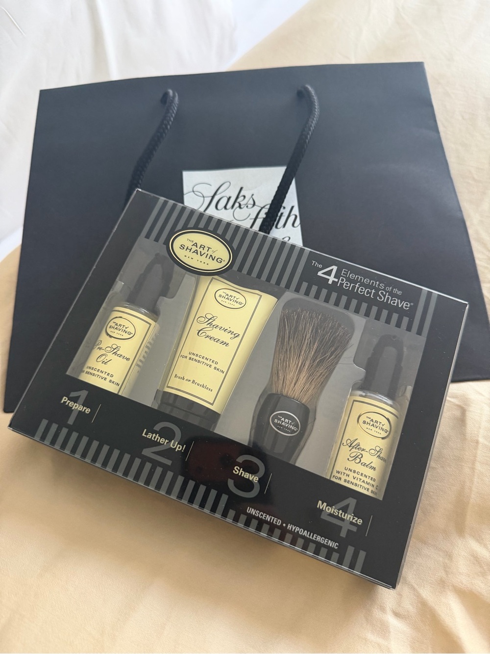 🗽The Art of Shaving Unscented Men’s Shaving Kit in Cream and Black